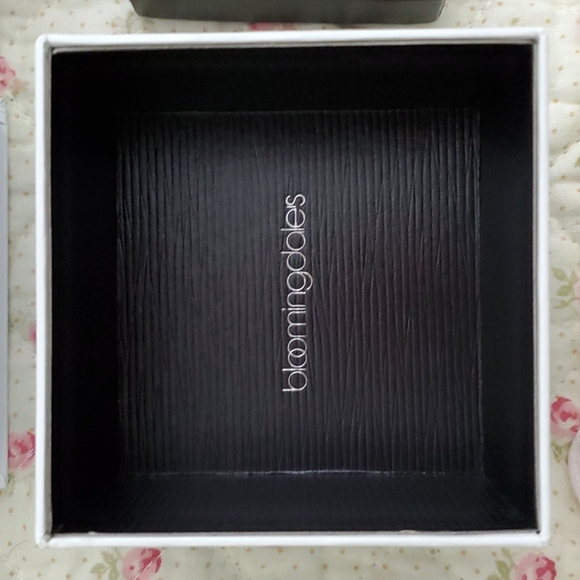 Lot 2 Bloomingdale's gift box small - Picture 6 of 10